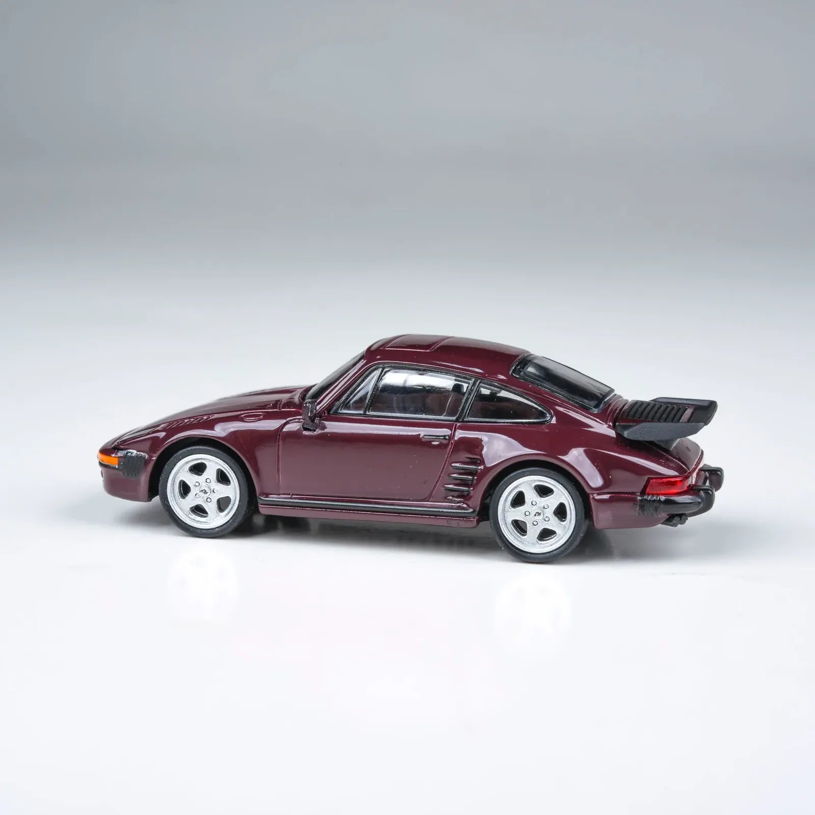 Para64 PA-65547 1986 RUF BTR Slantnose Ruby Red Metallic RHD