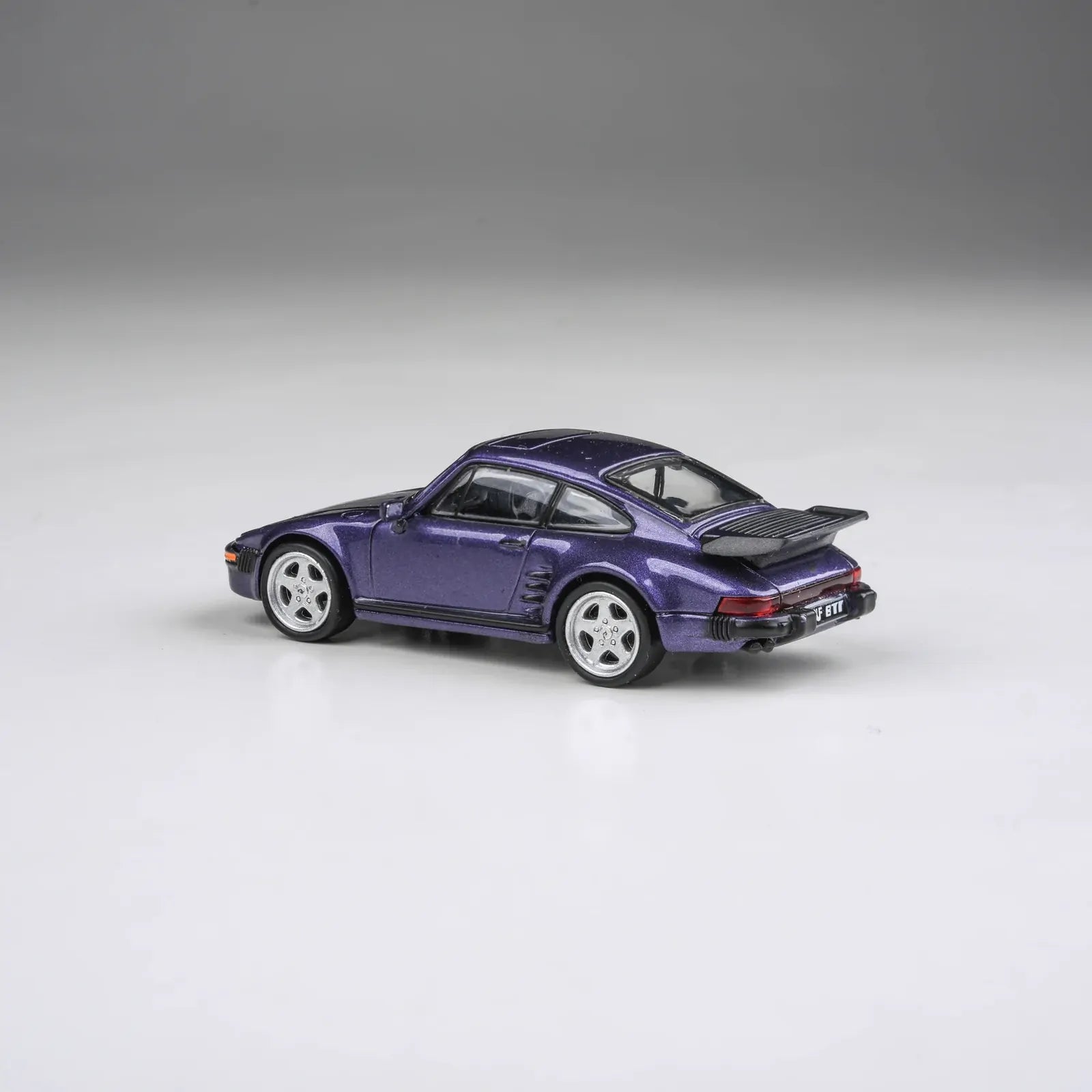Para64 PA-65548 1986 RUF BTR Slantnose Prussian Blue RHD Diecast Model Car