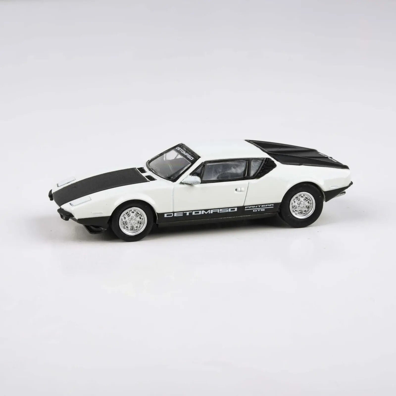Para64 PA-65646 1972 De Tomaso Pantera White / Black Diecast Model Car