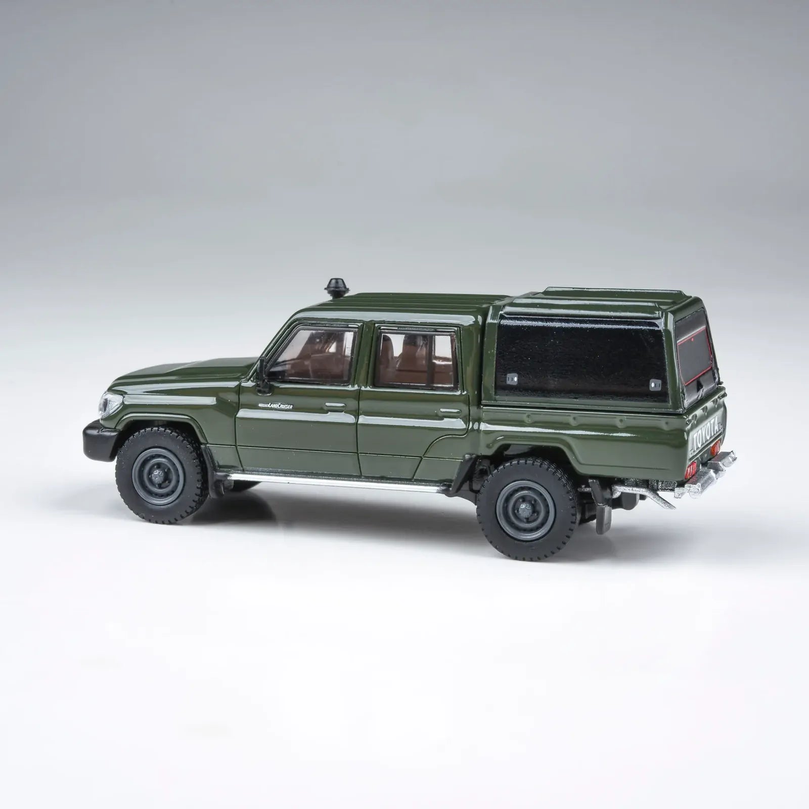 Para64 PA-65686 2014 Toyota Land Cruiser Double Cab Pickup LC79 Military Green RHD