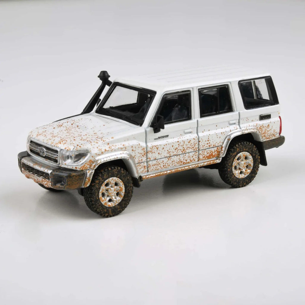 Para64 PA-66312 2014 Toyota Land Cruiser LC76 Off Road Effect Diecast Model Car