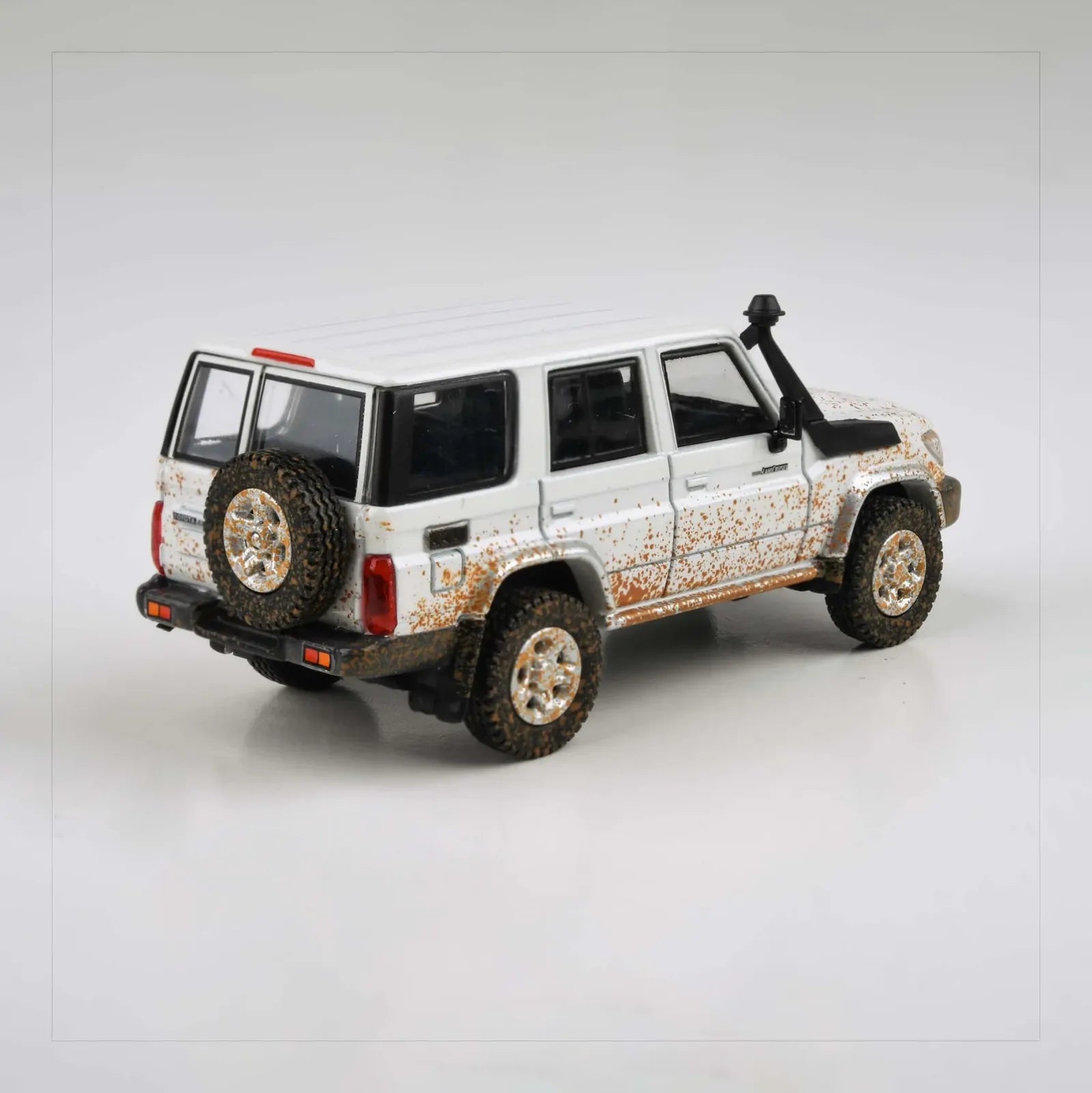 Para64 PA-66312 2014 Toyota Land Cruiser LC76 Off Road Effect Diecast Model Car