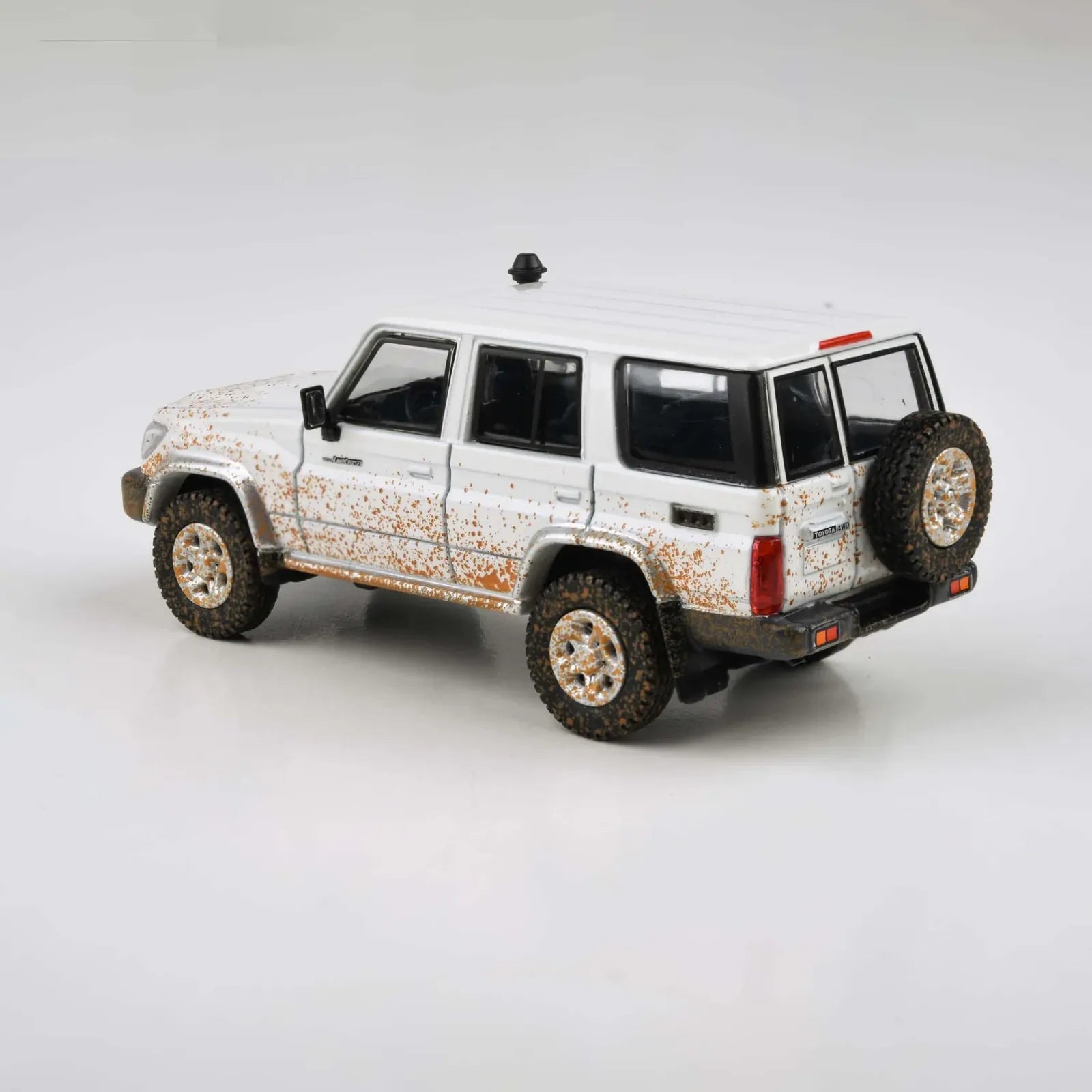 Para64 PA-66312 2014 Toyota Land Cruiser LC76 Off Road Effect Diecast Model Car