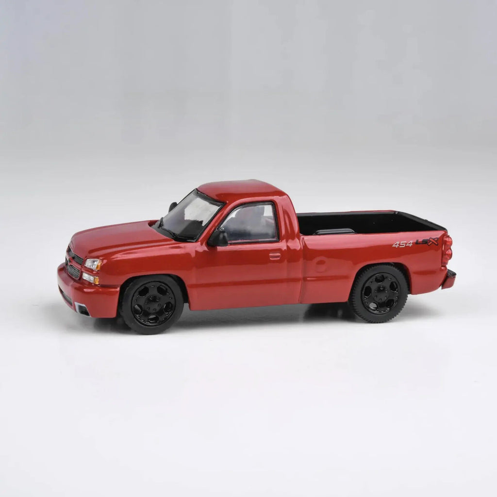 Para64 PB-55832 2006 Chevrolet Silverado Single Cab Victory Red Diecast Model Car