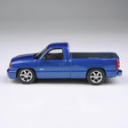 Para64 PB-55833 2006 Chevrolet Cateye Silverado Single Cab Diecast Model Car