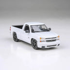 Para64 PB-55834 2006 Chevrolet Cateye Silverado Single Cab Diecast Model Car