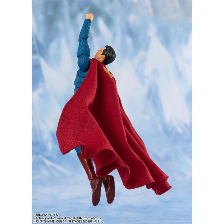 Tamashii Nations S.H.Figuarts Superman (Superman) (5)