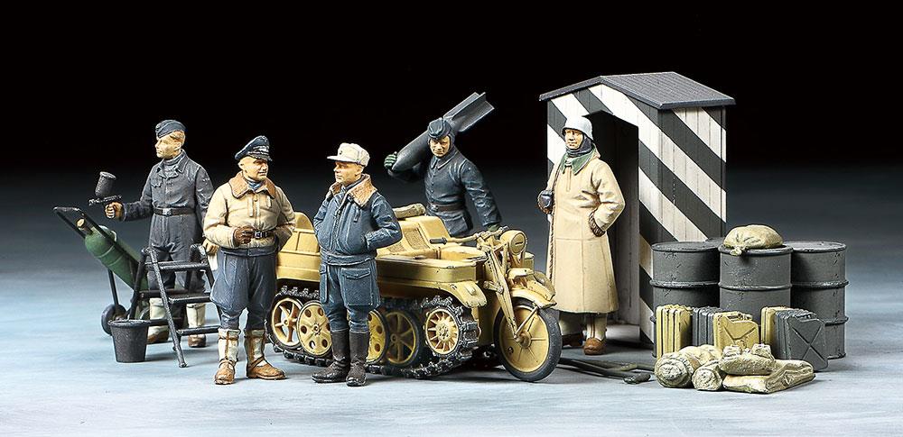 Tamiya 32412 1/48 Luftwaffe & Kettenkraftrad (7537795727597)