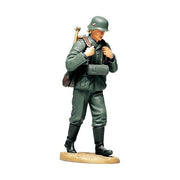 Tamiya 36311 1/16 German Machine Gun Ammo-Belt Feeder (Carrying Tripod) - WWII - Hobby City NZ (7577755713773)