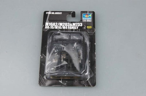 Trumpeter 00507 1/35 AR-15/M16/M4 FAMILY-M733 (8967476052205)