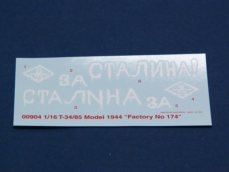Trumpeter 1/16 T-34/85 model 1944 Fty.183 (3)