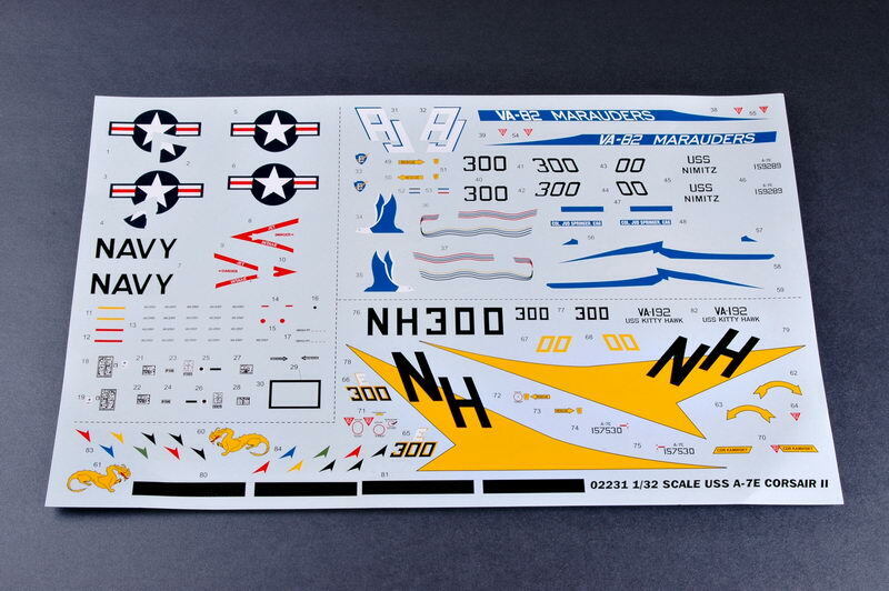 Trumpeter 1/32 USS A-7E Corsair II (2)