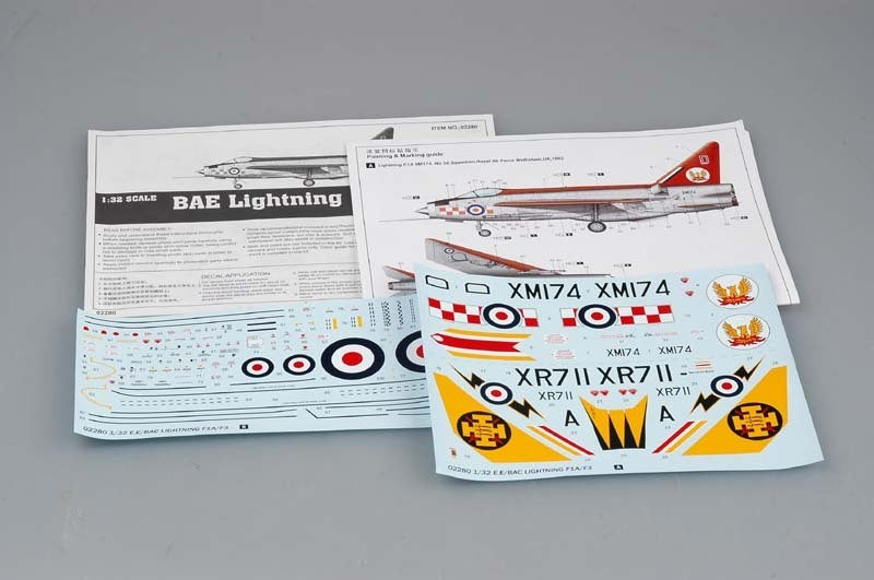Trumpeter 1/32 English Electric (BAC) Lightning F.1A/F.3 (3)