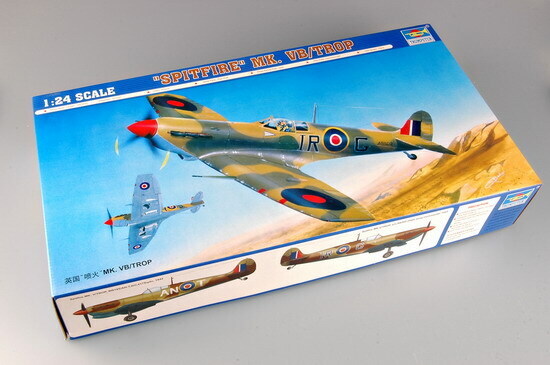 Trumpeter 02412 1/24 Supermarine Spitfire MK.Vb/Trop (9120478134509)