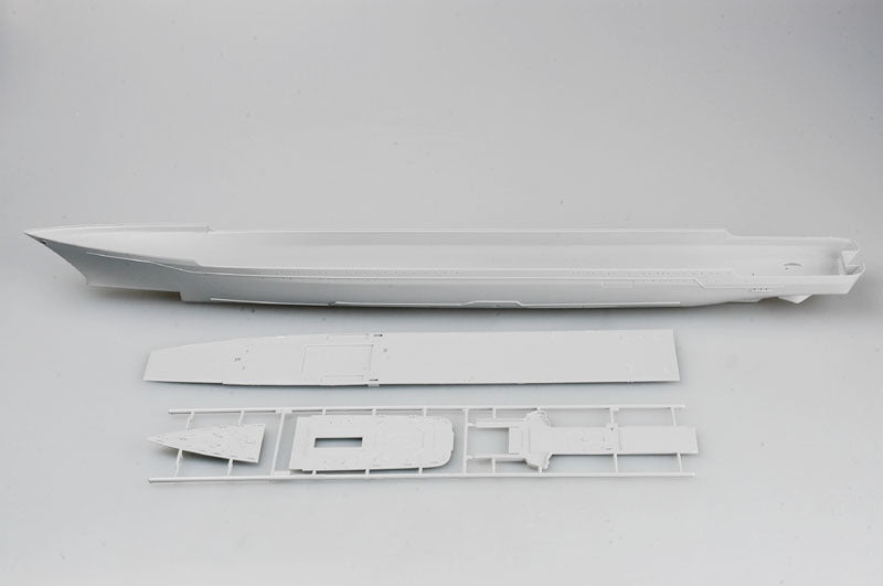 Trumpeter 1/350 Russian battlecruiser Admiral Ushakov (ex-Kirov) (2)