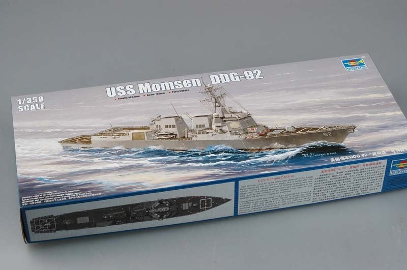 Trumpeter 04527 1/350 USS Momsen DDG-92 (9120478691565)