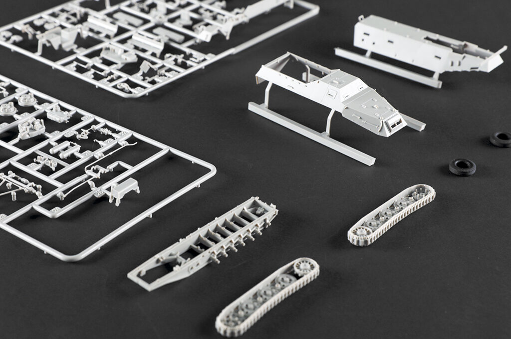 Trumpeter 07404 1/72 Sd.Kfz.8 Gepanzerte 12t (9120480624877)