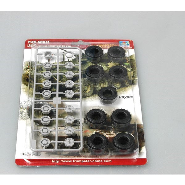 Trumpeter 06608 1/35 LAV-2seriers 8X8 tyres (325/85 R16 XML) (7636016234733)