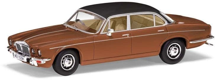 Corgi VA13900 1/43 Daimler Double 6: Caramel (8278153036013)