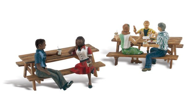 Woodland Scenics A2214 N Scenic Accents: Outdoor Dining (7540623212781)