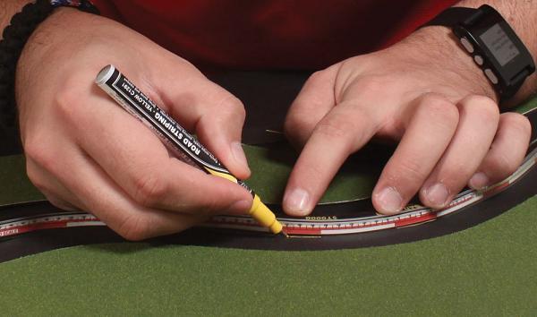 Woodland Scenics C1291 White Road Striping Pen (7654690128109)
