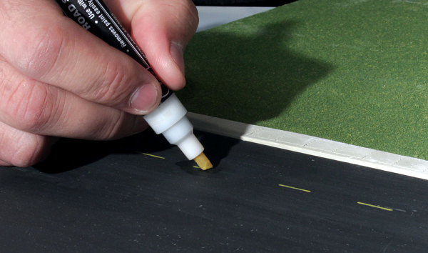 Woodland Scenics C1293 Road Stripe Remover (7546100351213)