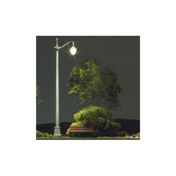 Woodland Scenics Arched Cast Iron Street Lights - HO Scale (3pcs)