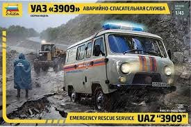 Zvezda 43002 1/43 BEDFORD/UAZ VAN (8346767425773)