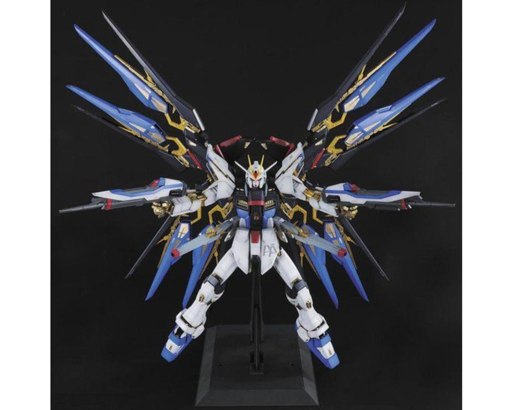 Bandai 1/60 PG Strike Freedom Gundam Gundam SEED Destiny - BAS2251374