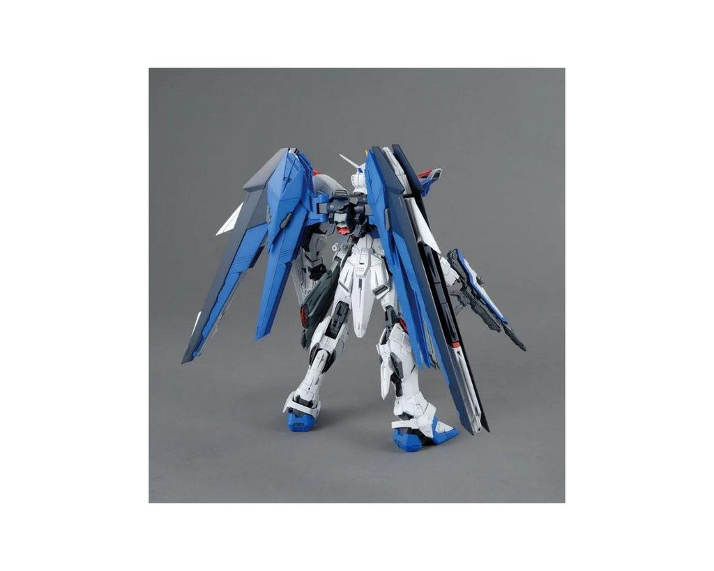 Bandai 1/100 MG Freedom Gundam Ver. 2.0 Gundam SEED - BAS2316367