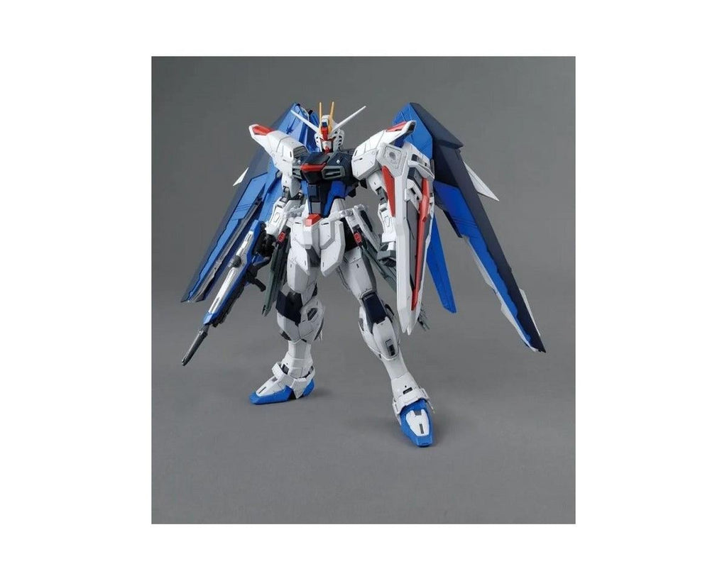 Bandai 1/100 MG Freedom Gundam Ver. 2.0 Gundam SEED - BAS2316367