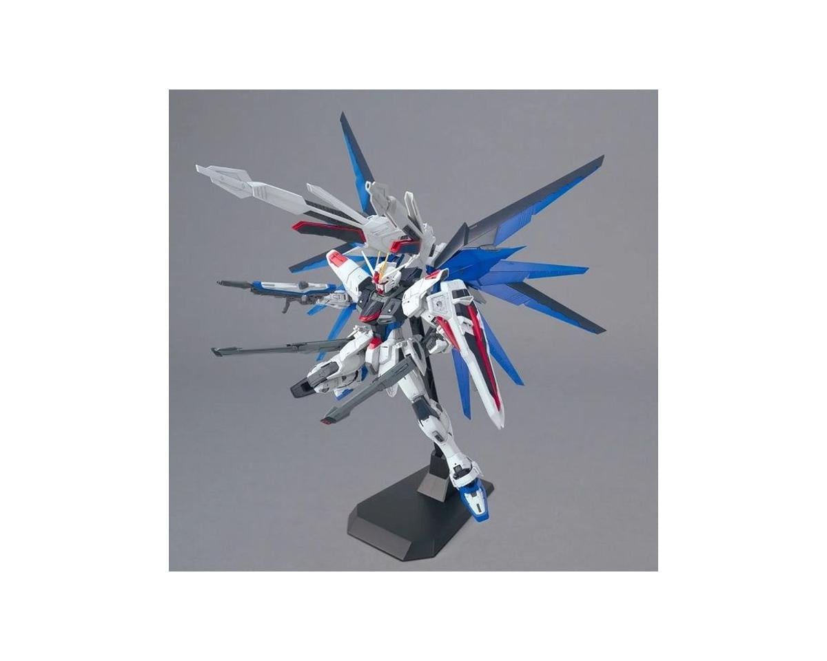 Bandai 1/100 MG Freedom Gundam Ver. 2.0 Gundam SEED - BAS2316367