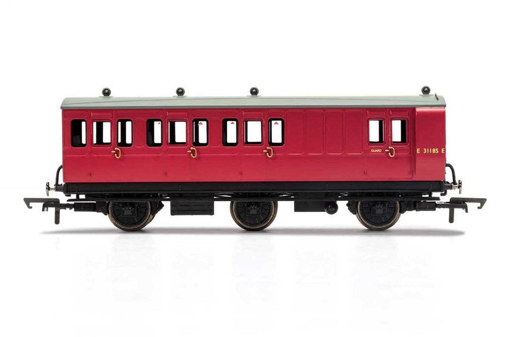 Hornby R40126 BR 6WC Brake 3rd Cl. F/Lghts (7825139892461)